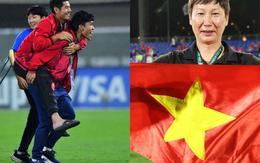 Ảnh: Xúc động khoảnh khắc Lý Đức cõng Hiểu Minh chấn thương, HLV Kim Sang-sik ăn mừng với cờ tổ quốc Việt Nam