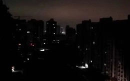 396 mũi tên đánh xuống, Ukraine chìm trong bóng tối