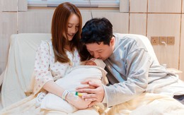 Nhã Phương sinh con thứ 3, Trường Giang bật khóc xin lỗi vợ