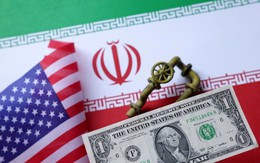 'Ngồi' trên 145 tỷ thùng dầu, quốc gia láng giềng Iran bị Mỹ kiểm soát nguồn thu từ dầu mỏ suốt hơn 20 năm qua, trên 80 tỷ USD dự trữ quốc gia đang nằm tại Fed