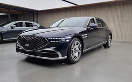 Loạt xe Genesis có thể ‘sập’ màn hình khi đang di chuyển chỉ vì… chỉnh radio: Liệu xe dùng toàn màn hình có thực sự an toàn?