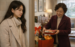 Biếu Tết thông gia "bên trọng bên khinh", con dâu hành động khiến mẹ chồng ngượng ra mặt