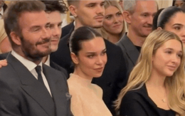 Nhìn ánh mắt tự hào của Harper và 2 anh trai dành cho mẹ-Victoria mới thấy bài "phốt" của Brooklyn lố bịch thế nào