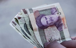 Tiền tệ nước Châu Á lại rớt xuống mức kỷ lục mới, cầm vài trăm USD là thành tỷ phú