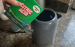 Ấm siêu tốc sạch bong kin kít sau 3 phút được vệ sinh bằng thứ này - không cần cọ rửa