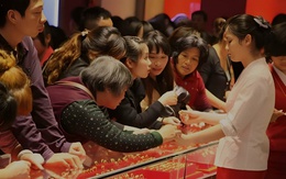 Bán hơn 10 cây vàng cho bạn vay tiền, chủ nợ đòi trả theo giá “lập đỉnh” và phán quyết bất ngờ của tòa án