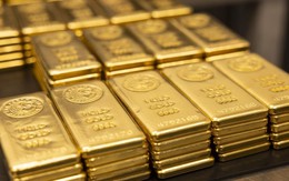 Chuyện gì đây: Giá vàng mất hơn 372 USD/ounce trong vài tiếng