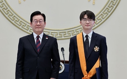 Tổng thống Hàn Quốc trao Huân chương Rồng Xanh cho Faker