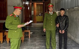 Giấu ma túy trong bồn rửa bát, sát trụ sở công an