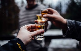 Sau khi uống rượu bia, nếu thấy dấu hiệu này, cẩn thận kẻo ung thư đã "gõ cửa"
