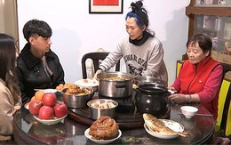 "Hơn 20 người đang đợi con nấu ăn đấy": Lấy chồng, sống chung mẹ chồng mới biết "địa ngục" là có thật