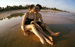 Nam nghệ sĩ cưới nữ viện trưởng hơn 12 tuổi, vợ rất ghen nên ngại phái nữ, chiều vợ hết mực