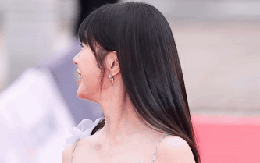 Cả showbiz xì xào chuyện ngọc nữ quốc dân cưới chạy bầu với đại gia, đến con gái cũng chất vấn mẹ