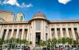 Lãi suất liên ngân hàng tăng gấp 35 lần chỉ sau một đêm, NHNN chuyển sang trạng thái bơm thanh khoản