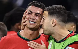 Vụ ồn ào Ronaldo: 300.000 CĐV quay lưng với tuyển Bồ Đào Nha