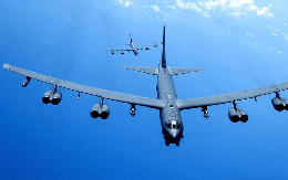 Oanh tạc cơ B-52 tấn công cực mạnh nhờ tên lửa chống hạm tàng hình LRASM