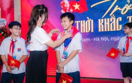 Chương trình "Trở về thời khắc thiêng liêng" hút hơn 3000 người tham dự