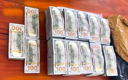 2 nhân viên ngân hàng 'tiếp tay' cho đường dây vận chuyển 52 triệu USD qua biên giới