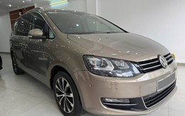 Volkswagen Sharan 10 năm tuổi bán lại ngang giá Honda City mới: Dài ngang Everest, cửa lùa, có ghế massage, cửa nóc toàn cảnh