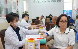 TPHCM 'đỏ mắt' tìm bác sĩ