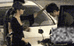 Xôn xao clip mỹ nhân showbiz đánh vào đầu chồng trẻ kém 4 tuổi giữa đường chỉ sau 2 tháng cưới