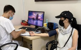 Nữ ca sĩ SN 1975 từ Singapore về nói thẳng tình hình của Hồng Nhung hiện tại