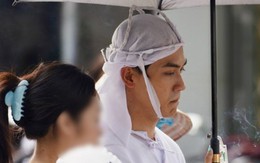 Võ Điền Gia Huy bật khóc đưa tiễn mẹ về nơi an nghỉ, Tóc Tiên và các đồng nghiệp có mặt chia buồn