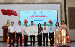 Tin xe 18/10: Toyota tặng 2.000 áo phao, Porsche hé lộ siêu xe Mission S