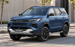 Toyota Fortuner thế hệ mới tiếp tục lộ diện tại Thái Lan: Đầu xe đổi thiết kế, chờ ngày đấu Ford Everest