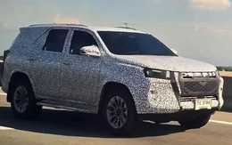 Tin xe 19/10: Toyota Fortuner, Kia Sonet lộ diện thế hệ mới trên đường thử