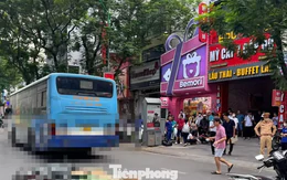 Va chạm giữa xe buýt và xe máy tại Hà Nội, một cô gái tử vong tại chỗ
