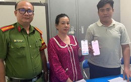 Chuyển khoản thành công 41.000.000 đồng, nhân viên tiệm vàng liên hệ 1 người phụ nữ cùng lên công an trình báo