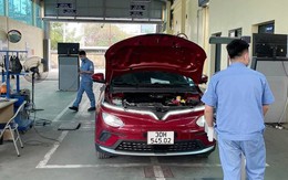 Tin xe ngày 23/10: Bộ Xây dựng siết kiểm định đèn ô tô