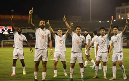 Đánh bại HAGL trên sân khách, SLNA chiếm đỉnh bảng V.League