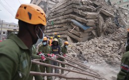 Khoảnh khắc cao ốc Kenya sập như phim thảm họa, 10 tầng bê tông chồng lên nhau