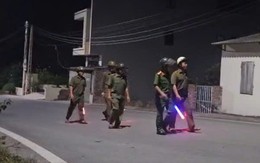 Công an tuần tra,  kiểm tra hành chính lúc 1 giờ sáng