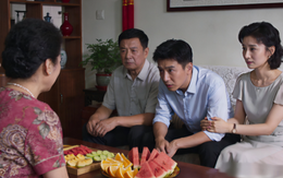 Tôi tự ý đăng ký kết hôn với bạn trai bất chấp lời bố mẹ, đến khi sắp cưới thì một cuộc gọi của họ hàng khiến tim tôi tan vỡ