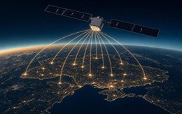Elon Musk lo ngại xung đột trên mặt đất Ukraine sẽ leo lên vệ tinh Starlink