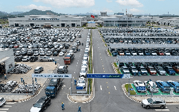 Xe nhập giá rẻ "càn quét" thị trường, áp lực giảm giá đè nặng lên dòng tiền doanh nghiệp ô tô