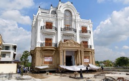 Biệt thự hàng trăm tấn ở Bắc Ninh về vị trí mới sau gần tháng 'thần đèn' di dời