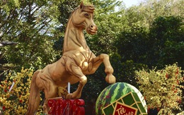 Nghệ nhân từng lập kỷ lục Việt Nam với 'rồng lu' tiếp tục ra mắt linh vật ngựa