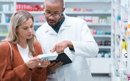 Bác sĩ đa khoa cảnh báo trực tiếp những ai đang dùng điện thoại kiểu này