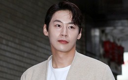 Bài đăng cuối cùng đầy ám ảnh của nam thần Cười Lên Dong Hae trước khi đột ngột qua đời