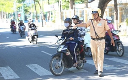 Không nhận biết được màu vàng có được phép lái xe không?