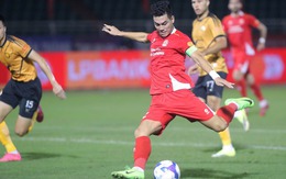 Tiền đạo Nguyễn Tiến Linh tặng 50 triệu đồng hỗ trợ đồng nghiệp CLB Thanh Hóa