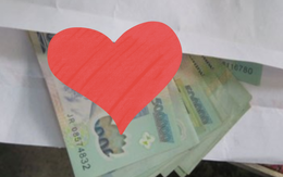 Mẹ kế đưa cho tôi chiếc phong bì chứa đầy tiền, nếu nhận thì tôi sợ mình sẽ rơi vào "bẫy"
