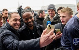 Sterling được chào đón như “hoàng tử” tại Hà Lan