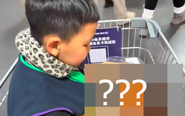 Hành động của đứa trẻ trong siêu thị khiến dân mạng tranh cãi gay gắt, cảnh báo người mẹ: Đừng dạy con thói tùy tiện!