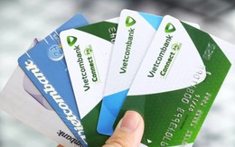 Vì sao thẻ ngân hàng đã khóa nhưng tài khoản vẫn bị trừ tiền?