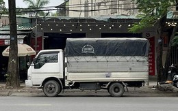 Phát hiện xe tải màu xám lạ, công an Việt Nam lập tức theo dõi giám sát để kiểm tra